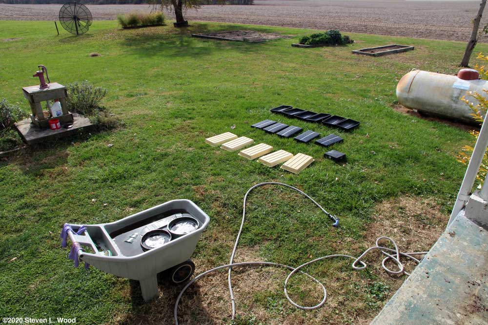 Cleaning and drying trays and pots
