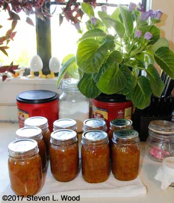 Canned sweet pickle relish