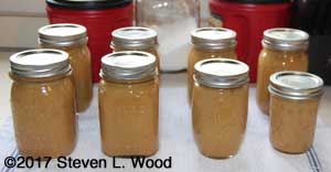 Canned applesauce
