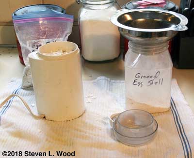 Grinding egg shells