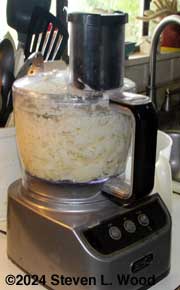 Cloves in food processor