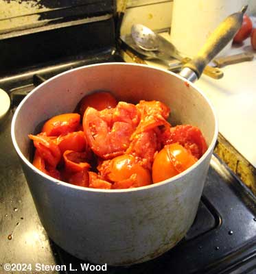 Tomato piecies heating