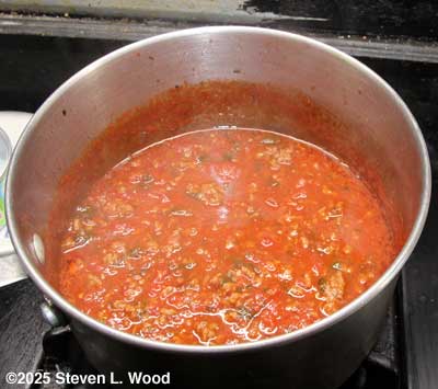 Spaghetti sauce cooking down